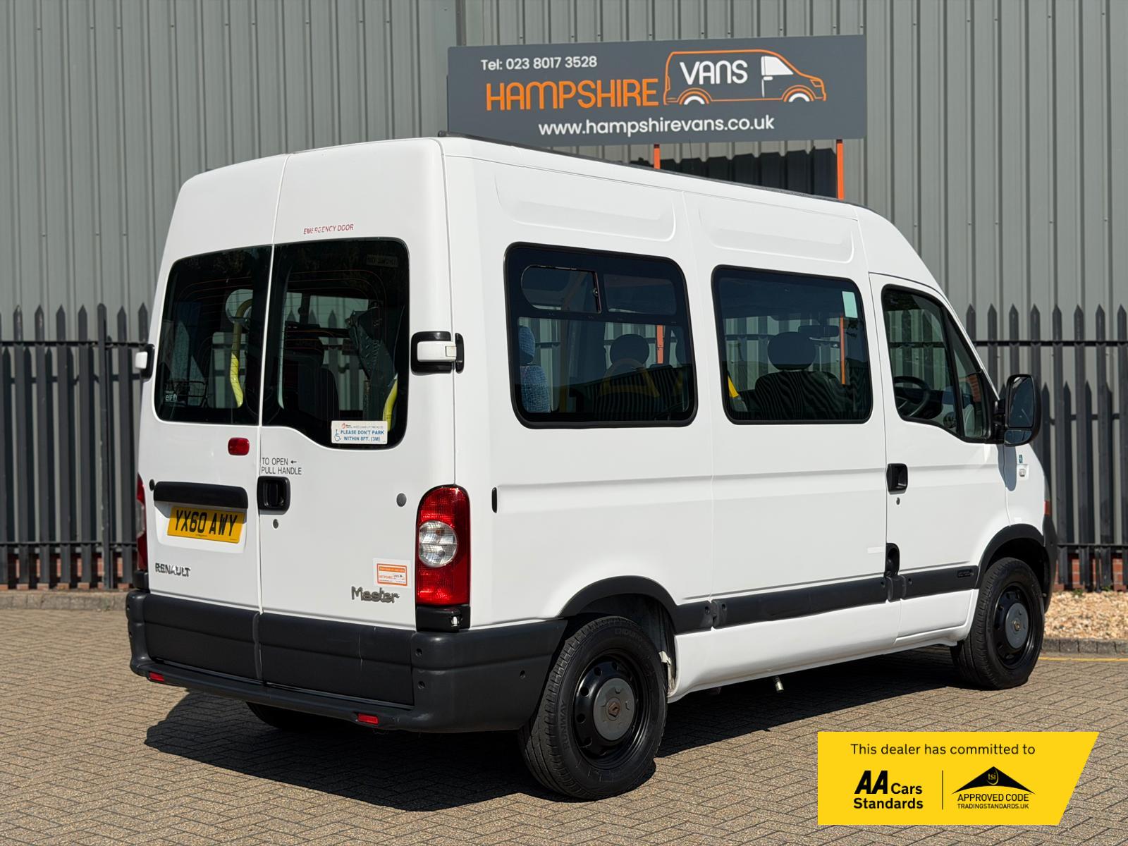 2010 Renault Master 2.5D SL33 Minibus 4dr Diesel Manual FWD L1 H2 (78 bhp) - Thumbnail 4