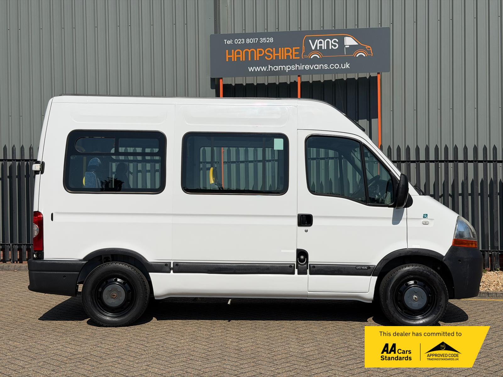 2010 Renault Master 2.5D SL33 Minibus 4dr Diesel Manual FWD L1 H2 (78 bhp) - Thumbnail 3