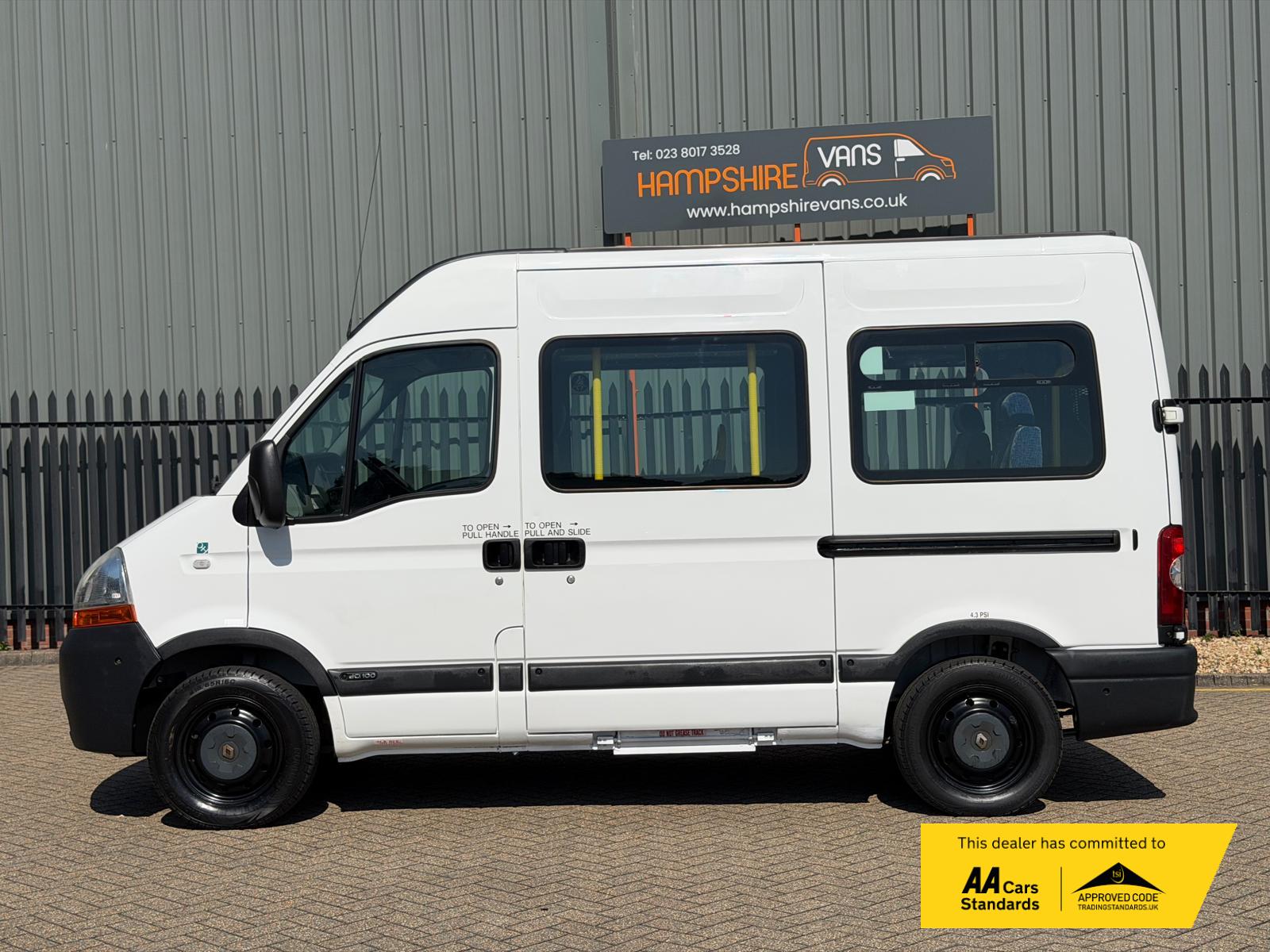 2010 Renault Master 2.5D SL33 Minibus 4dr Diesel Manual FWD L1 H2 (78 bhp) - Thumbnail 6