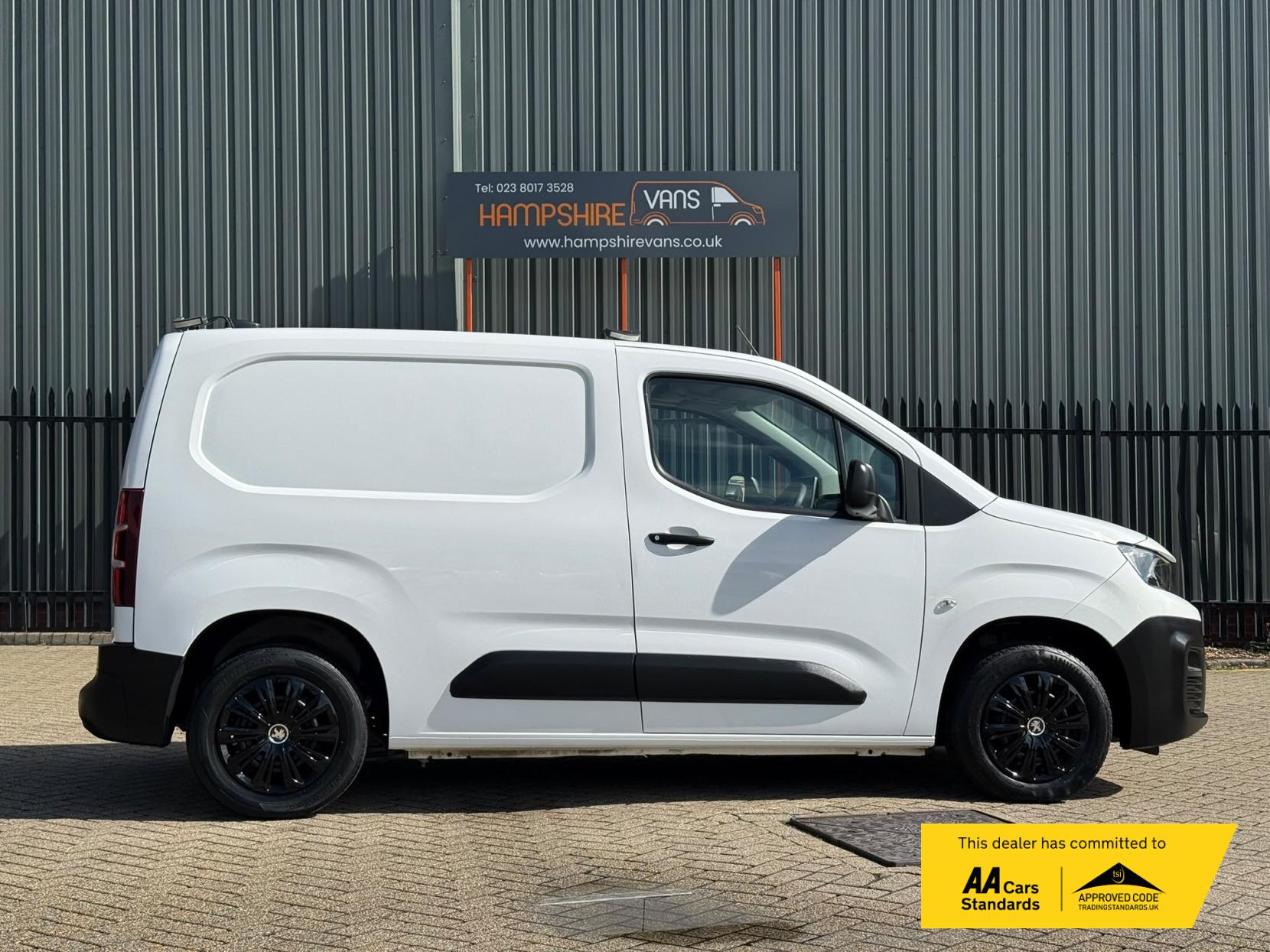 2021 Peugeot Partner 1.5 BlueHDi 650 S Standard Panel Van 5dr Diesel Manual SWB Euro 6 (s/s) (75 bhp) - Thumbnail 25