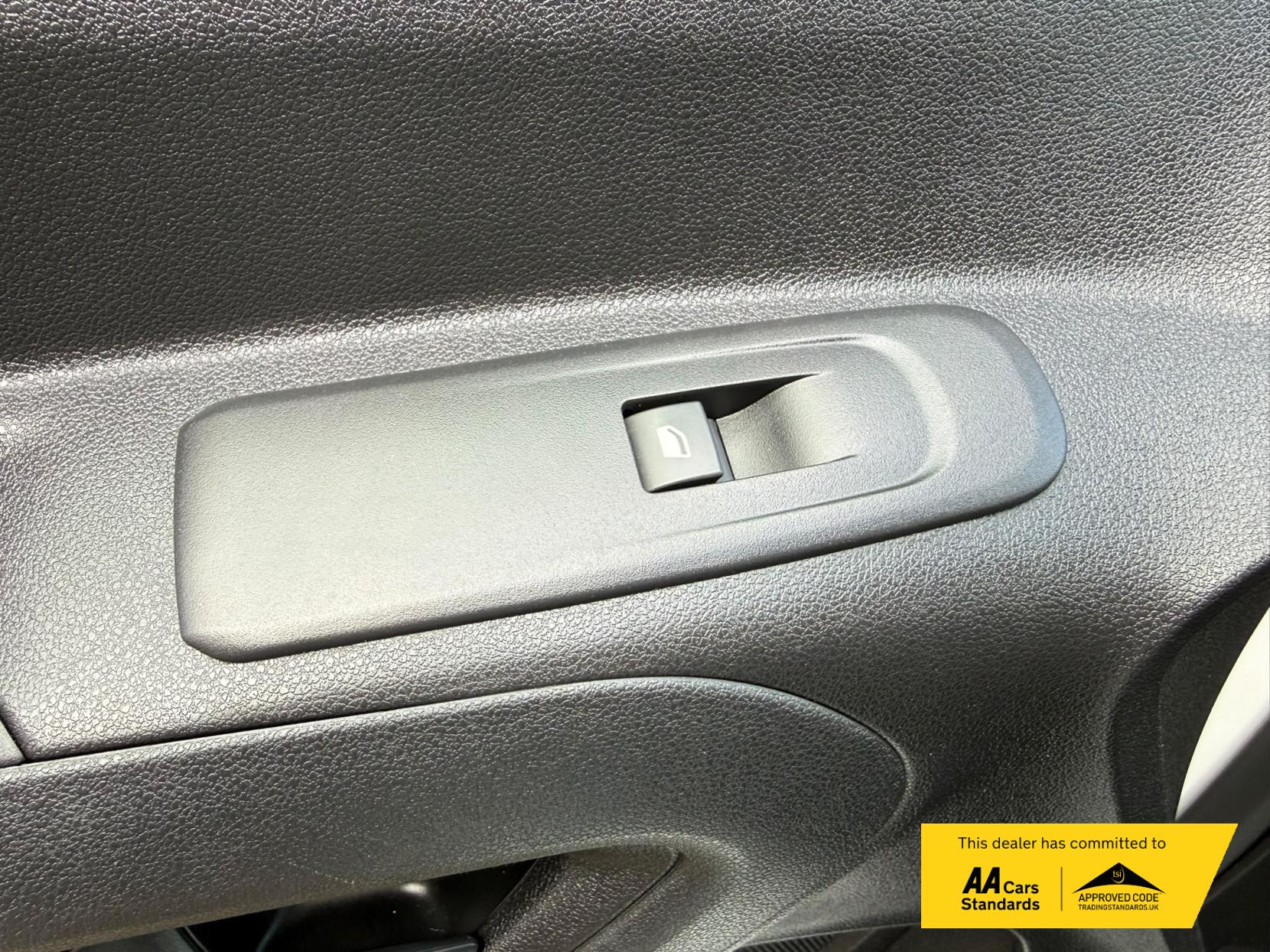 2021 Peugeot Partner 1.5 BlueHDi 650 S Standard Panel Van 5dr Diesel Manual SWB Euro 6 (s/s) (75 bhp) - Thumbnail 35
