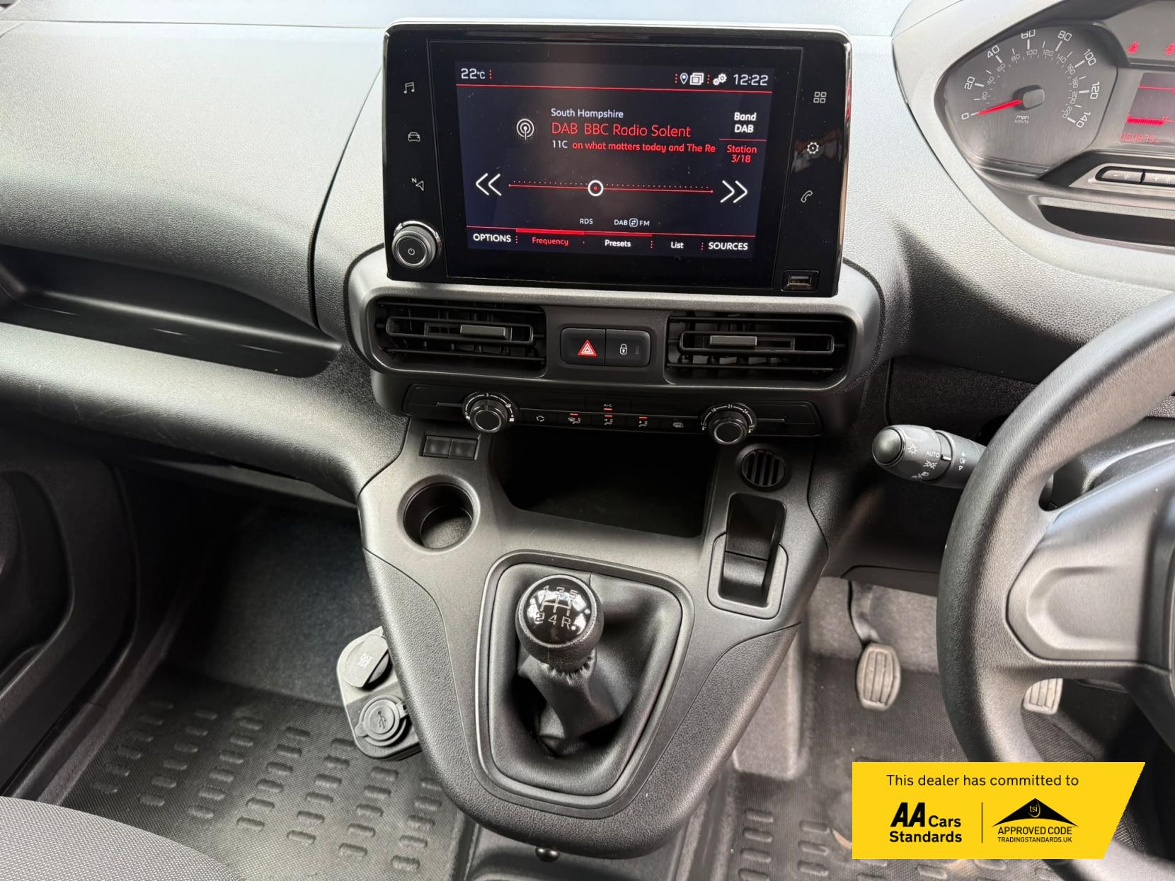 2021 Peugeot Partner 1.5 BlueHDi 650 S Standard Panel Van 5dr Diesel Manual SWB Euro 6 (s/s) (75 bhp) - Thumbnail 17