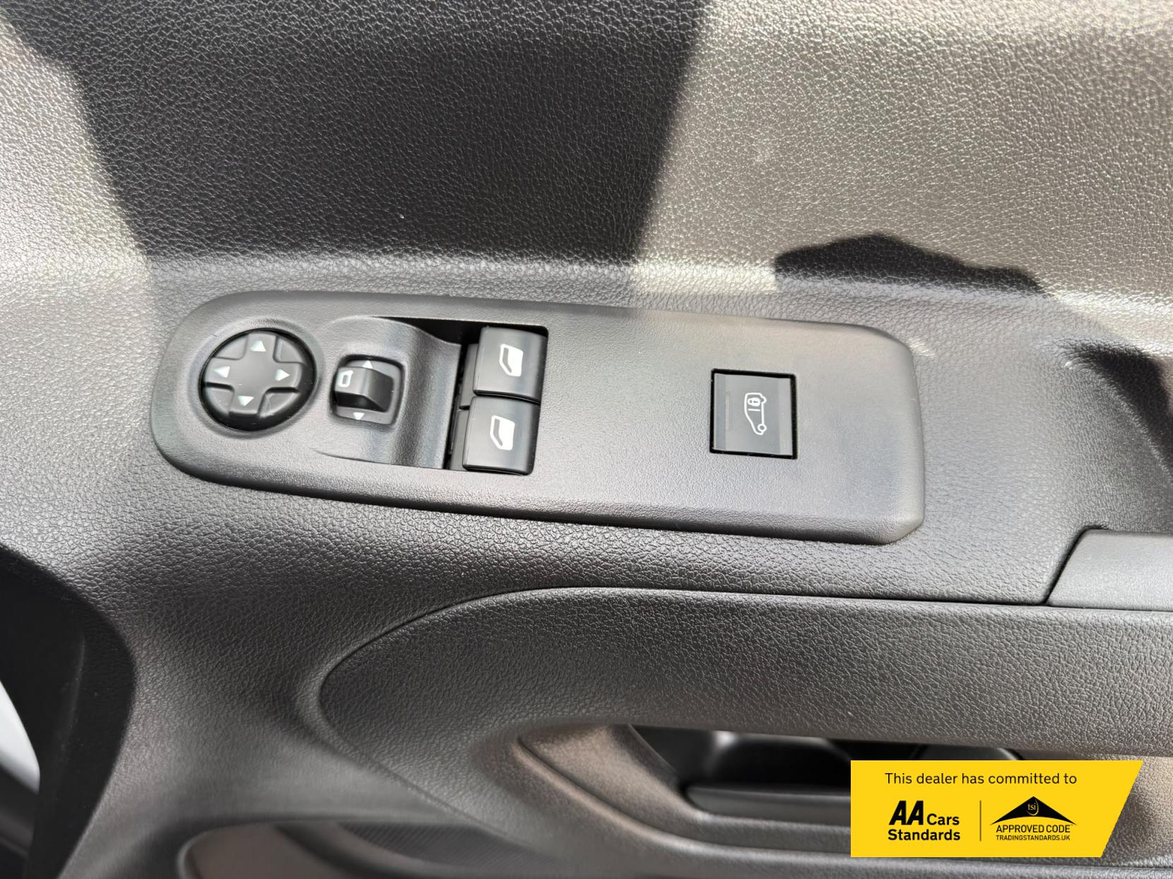 2021 Peugeot Partner 1.5 BlueHDi 650 S Standard Panel Van 5dr Diesel Manual SWB Euro 6 (s/s) (75 bhp) - Thumbnail 13