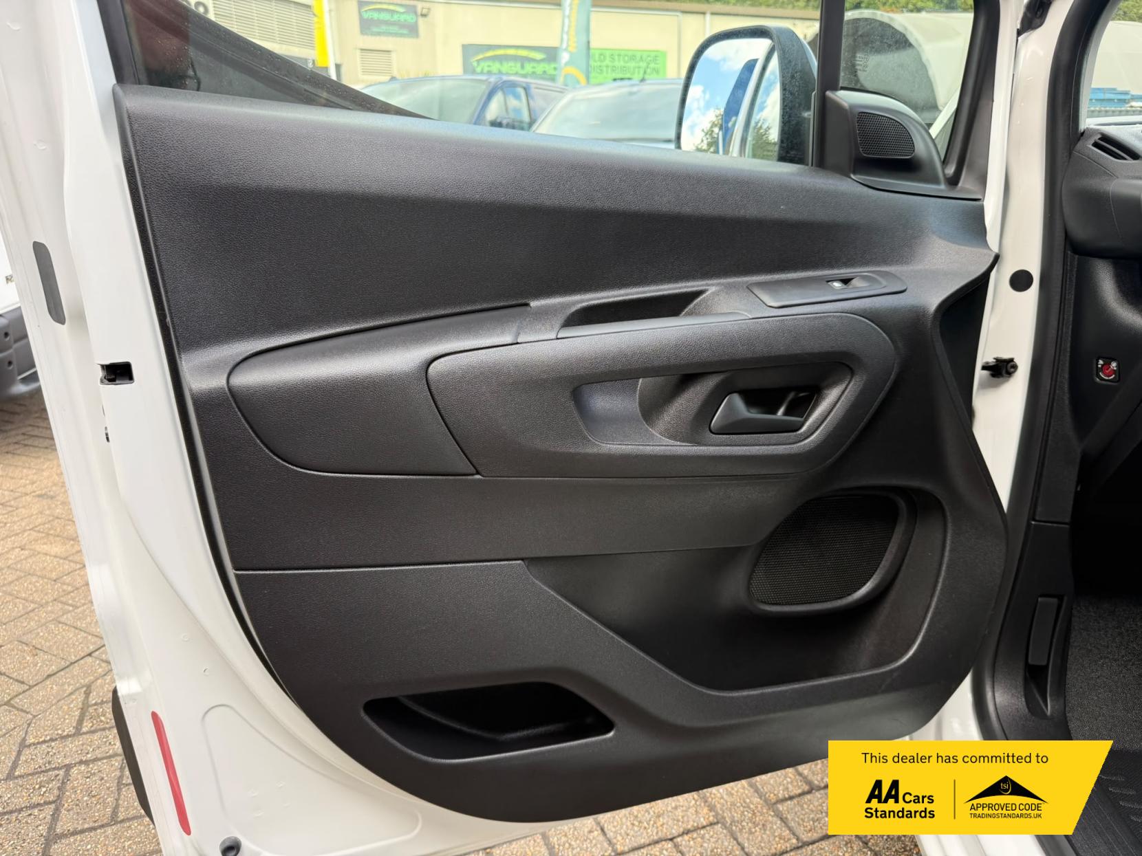 2021 Peugeot Partner 1.5 BlueHDi 650 S Standard Panel Van 5dr Diesel Manual SWB Euro 6 (s/s) (75 bhp) - Thumbnail 18