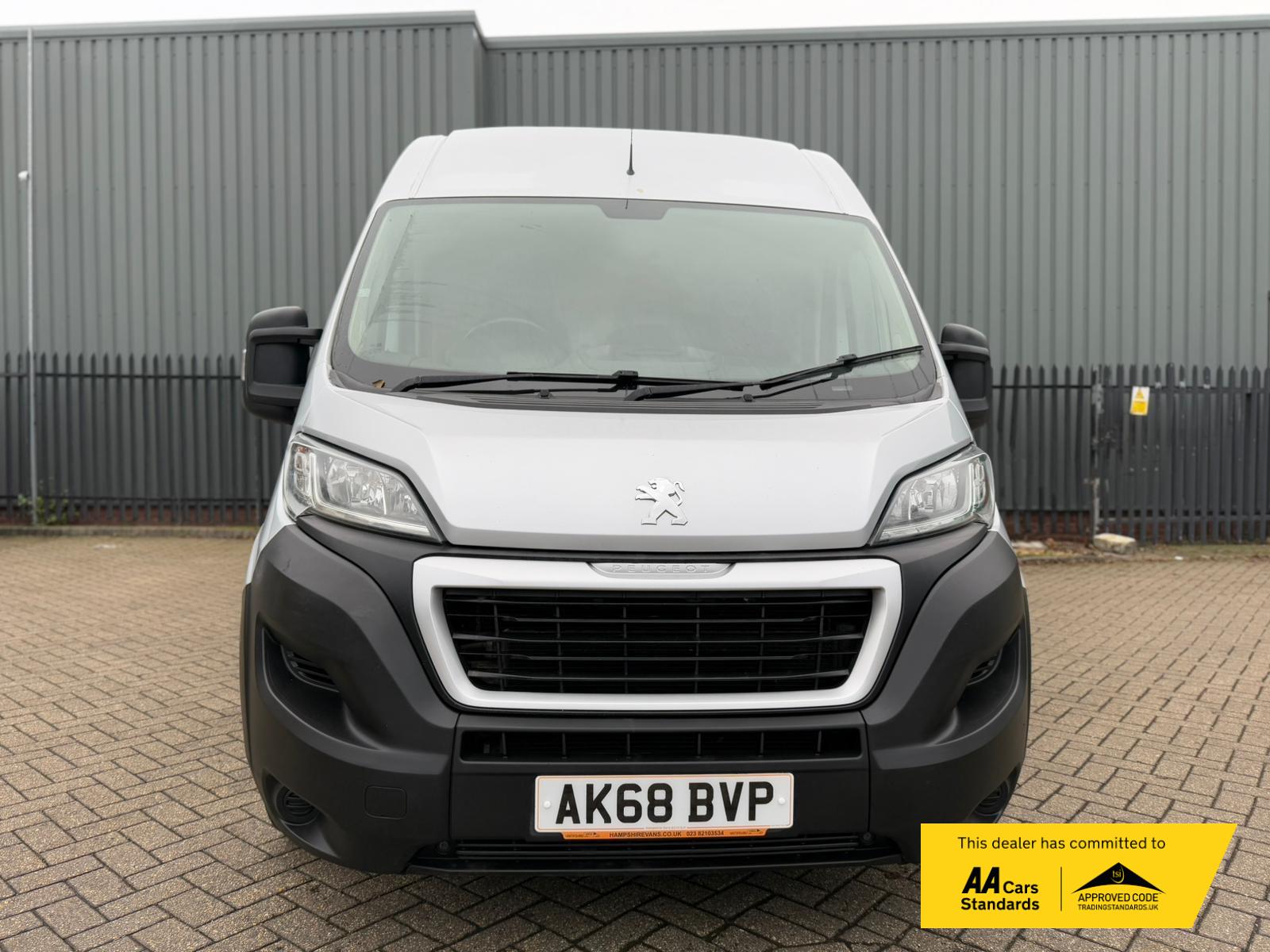 Peugeot Boxer 2.0 BlueHDi 335 Professional Panel Van 5dr Diesel Manual L3 H2 Euro 6 (130 ps)