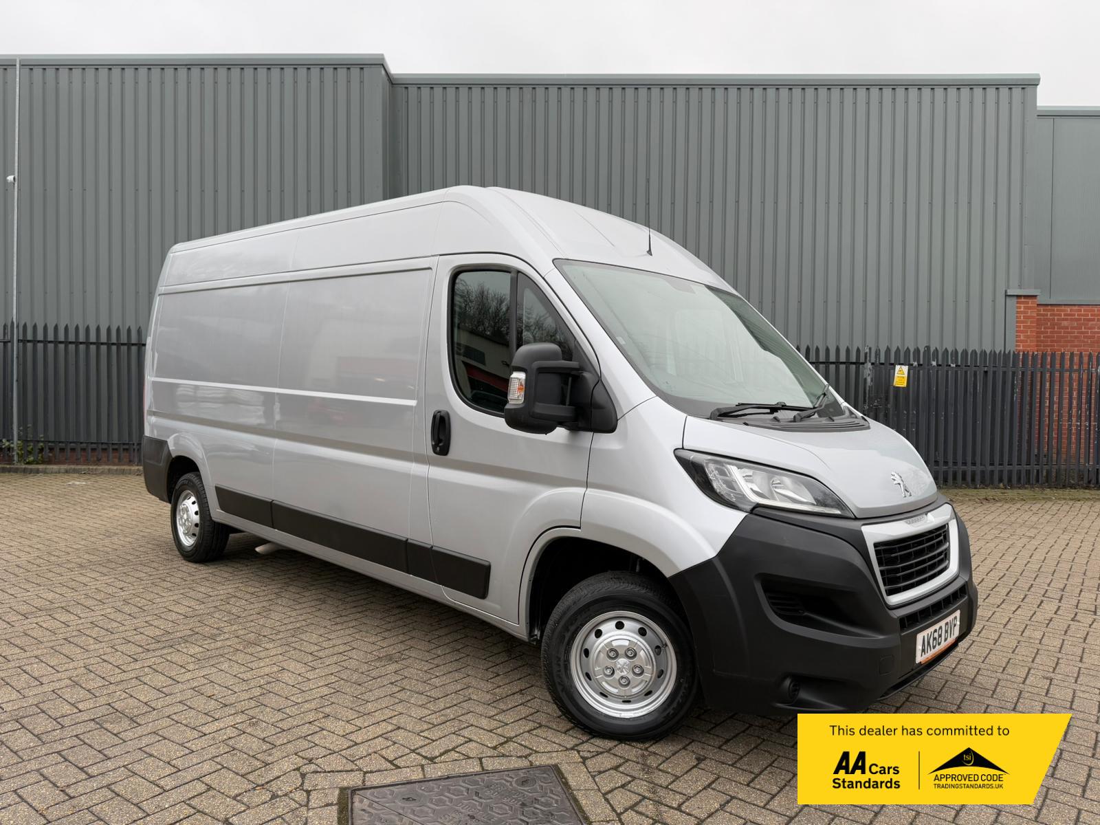 Peugeot Boxer 2.0 BlueHDi 335 Professional Panel Van 5dr Diesel Manual L3 H2 Euro 6 (130 ps)