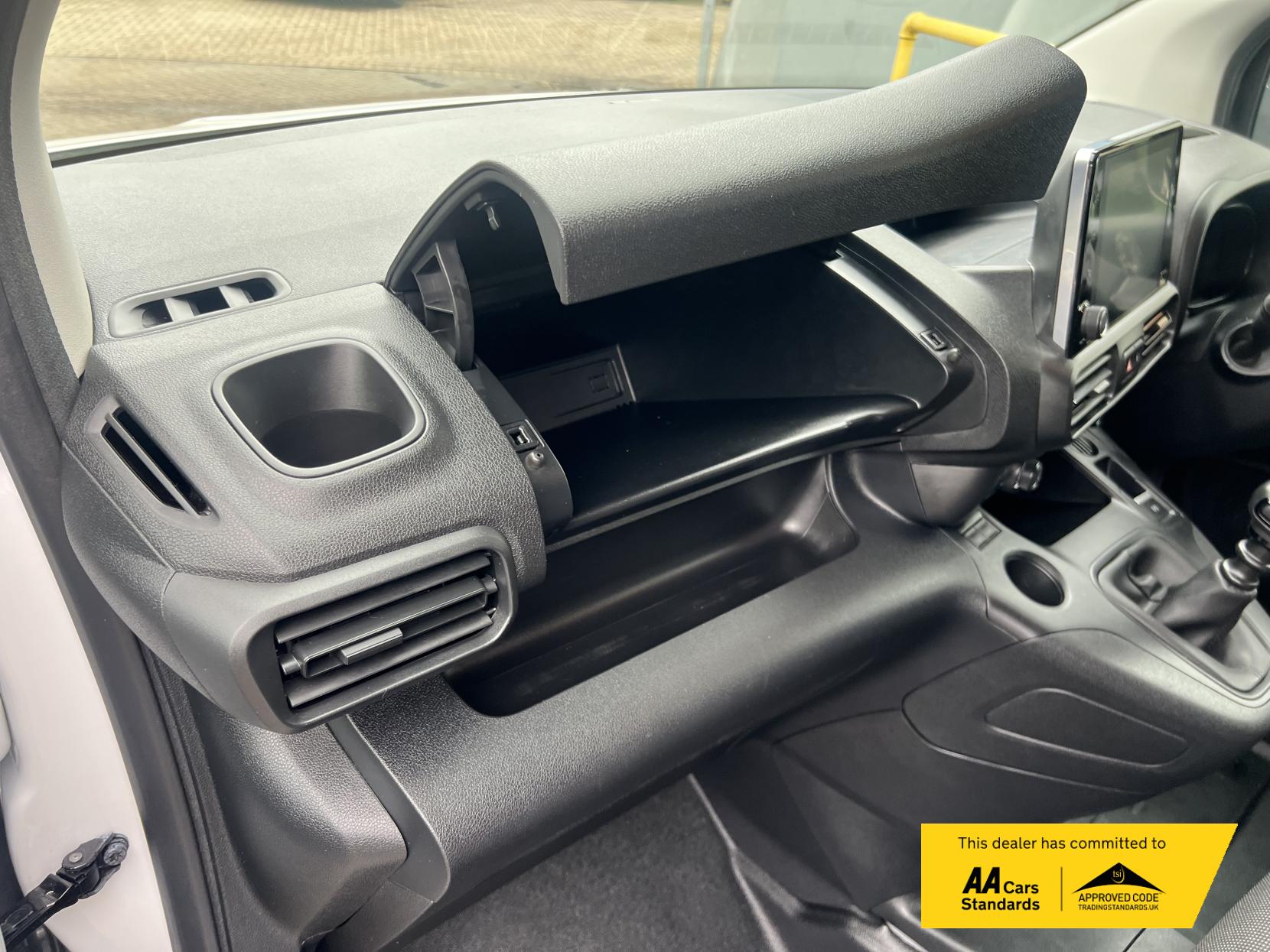 Vauxhall Combo 1.5 Turbo D 2300 Pro Panel Van 6dr Diesel Manual L2 H1 Euro 6 (s/s) (100 ps)