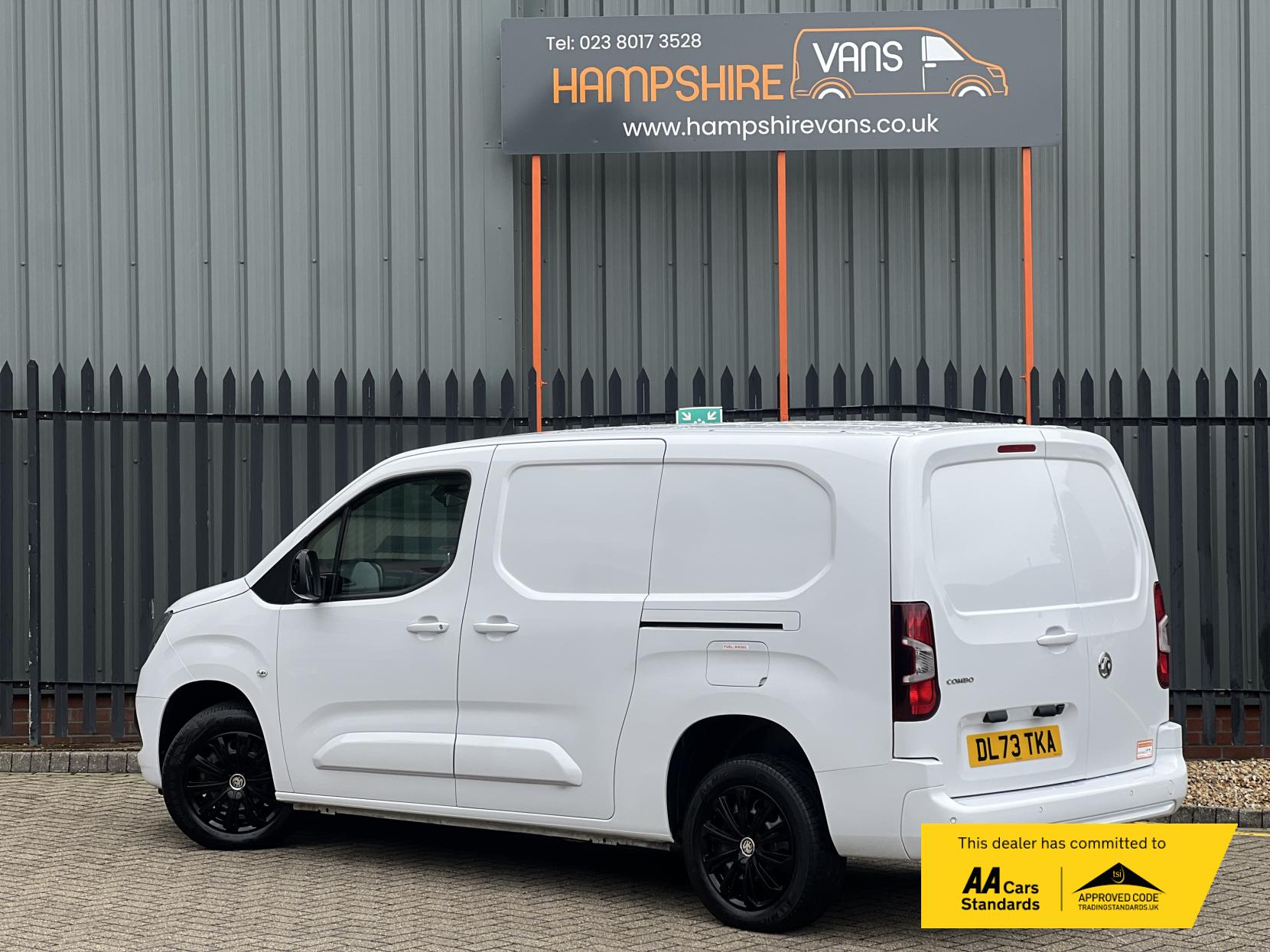 Vauxhall Combo 1.5 Turbo D 2300 Pro Panel Van 6dr Diesel Manual L2 H1 Euro 6 (s/s) (100 ps)