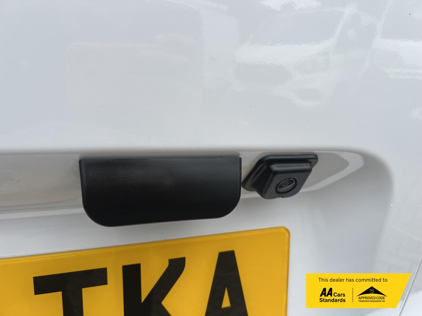 Vauxhall Combo 1.5 Turbo D 2300 Pro Panel Van 6dr Diesel Manual L2 H1 Euro 6 (s/s) (100 ps)
