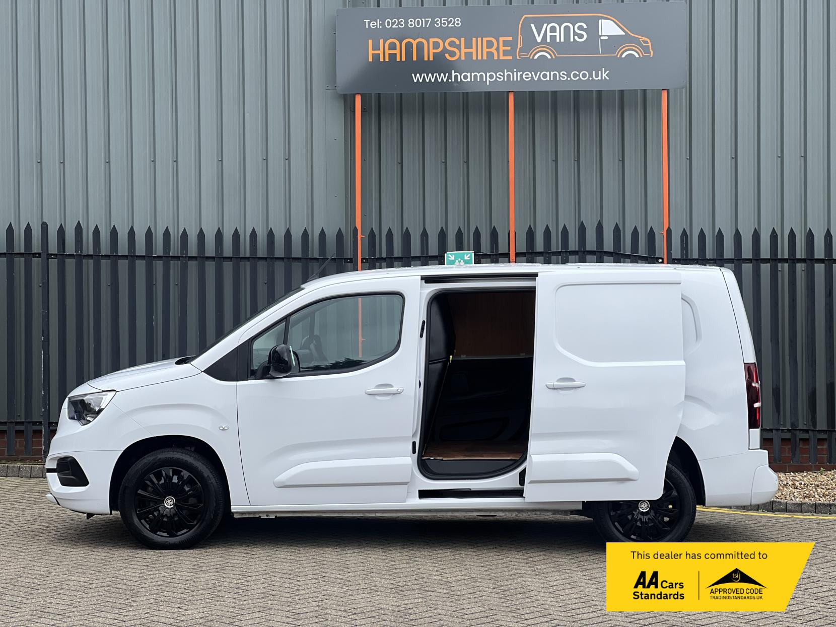Vauxhall Combo 1.5 Turbo D 2300 Pro Panel Van 6dr Diesel Manual L2 H1 Euro 6 (s/s) (100 ps)