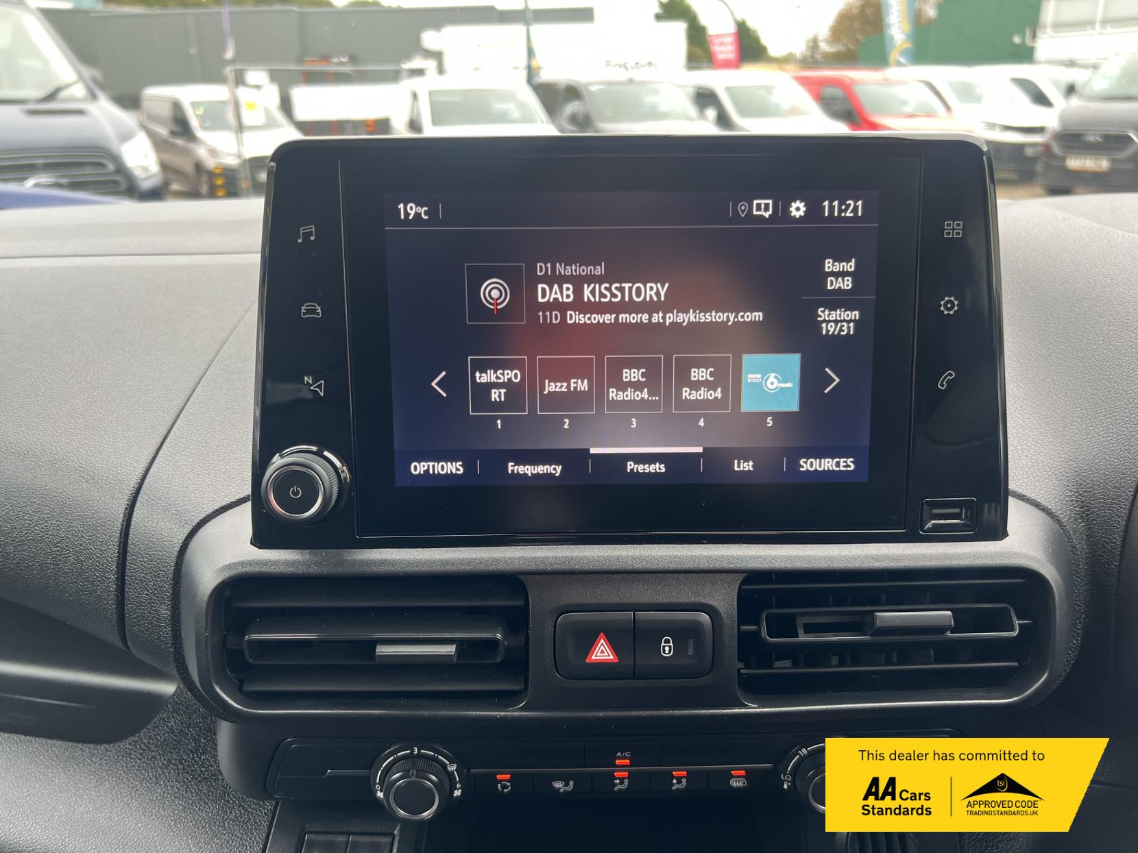 Vauxhall Combo 1.5 Turbo D 2300 Pro Panel Van 6dr Diesel Manual L2 H1 Euro 6 (s/s) (100 ps)