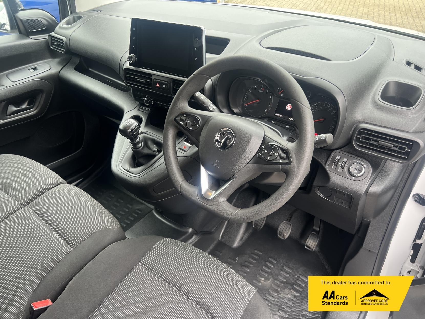 Vauxhall Combo 1.5 Turbo D 2300 Pro Panel Van 6dr Diesel Manual L2 H1 Euro 6 (s/s) (100 ps)