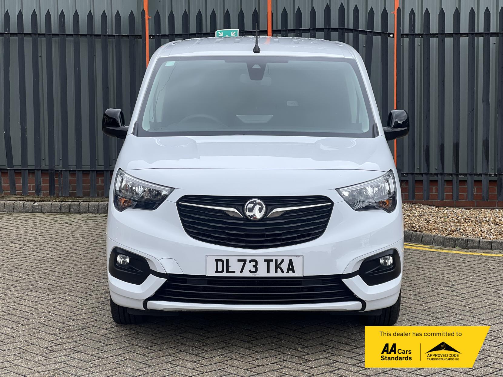 Vauxhall Combo 1.5 Turbo D 2300 Pro Panel Van 6dr Diesel Manual L2 H1 Euro 6 (s/s) (100 ps)