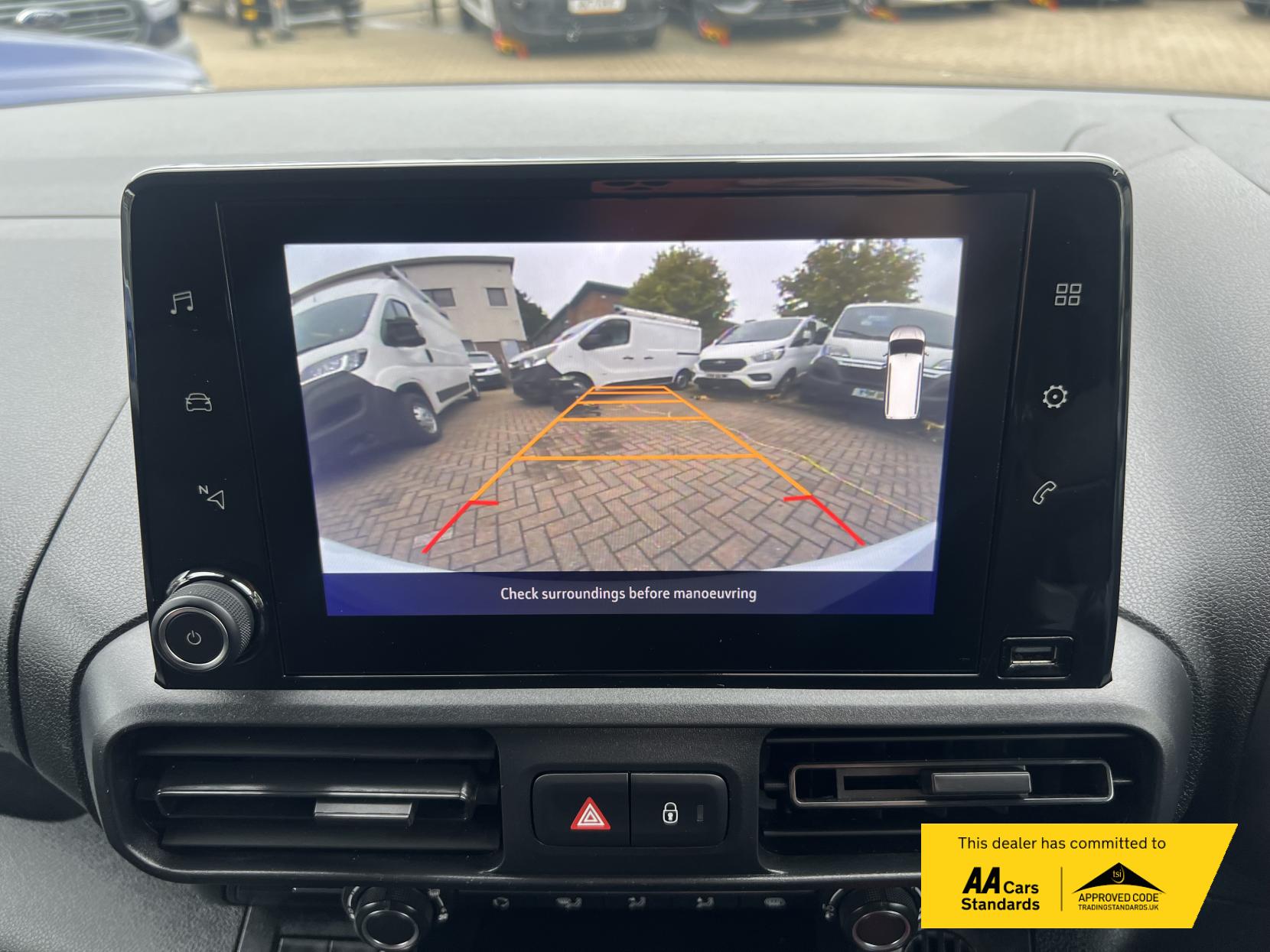 Vauxhall Combo 1.5 Turbo D 2300 Pro Panel Van 6dr Diesel Manual L2 H1 Euro 6 (s/s) (100 ps)