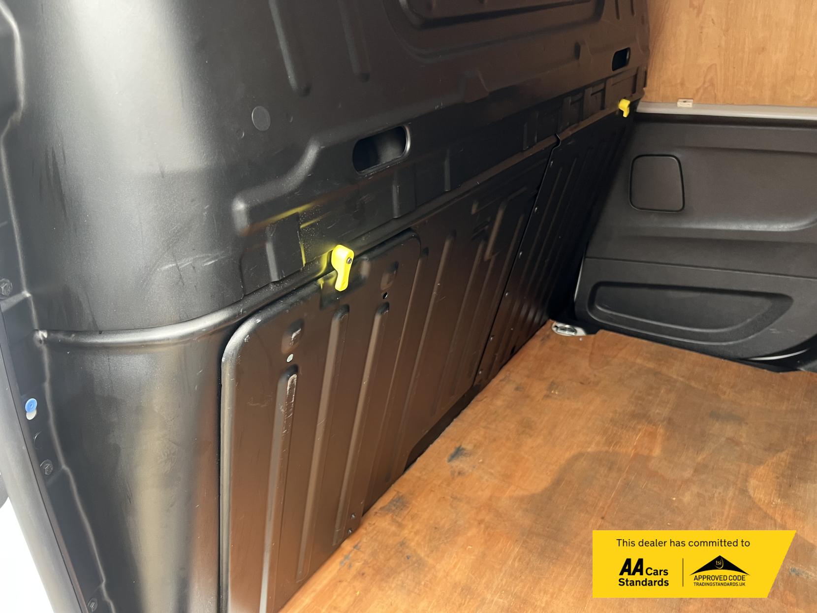 Vauxhall Combo 1.5 Turbo D 2300 Pro Panel Van 6dr Diesel Manual L2 H1 Euro 6 (s/s) (100 ps)