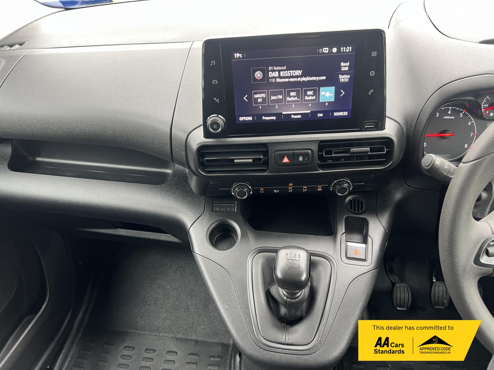 Vauxhall Combo 1.5 Turbo D 2300 Pro Panel Van 6dr Diesel Manual L2 H1 Euro 6 (s/s) (100 ps)