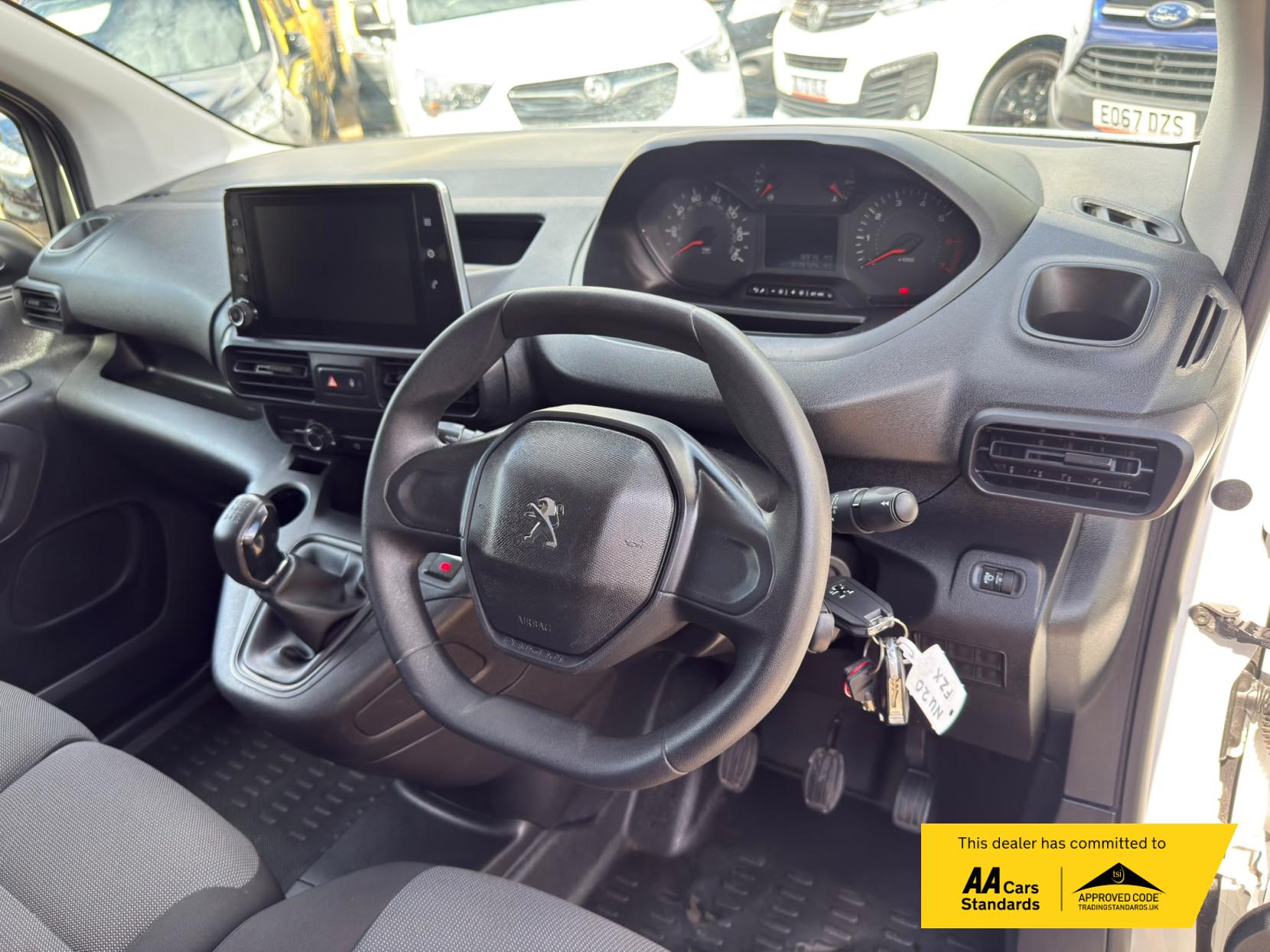 2020 Peugeot Partner 1.5 BlueHDi 1000 Professional Standard Panel Van 5dr Diesel Manual SWB Euro 6 (s/s) (100 bhp) - Thumbnail 20