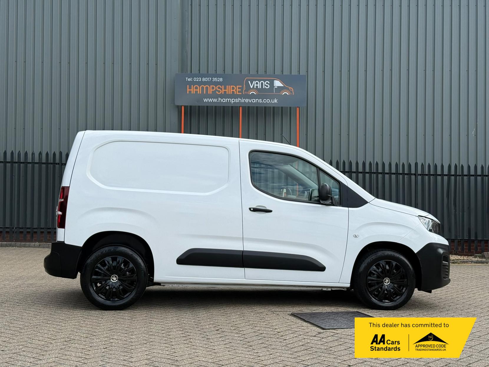 2020 Peugeot Partner 1.5 BlueHDi 1000 Professional Standard Panel Van 5dr Diesel Manual SWB Euro 6 (s/s) (100 bhp) - Thumbnail 5