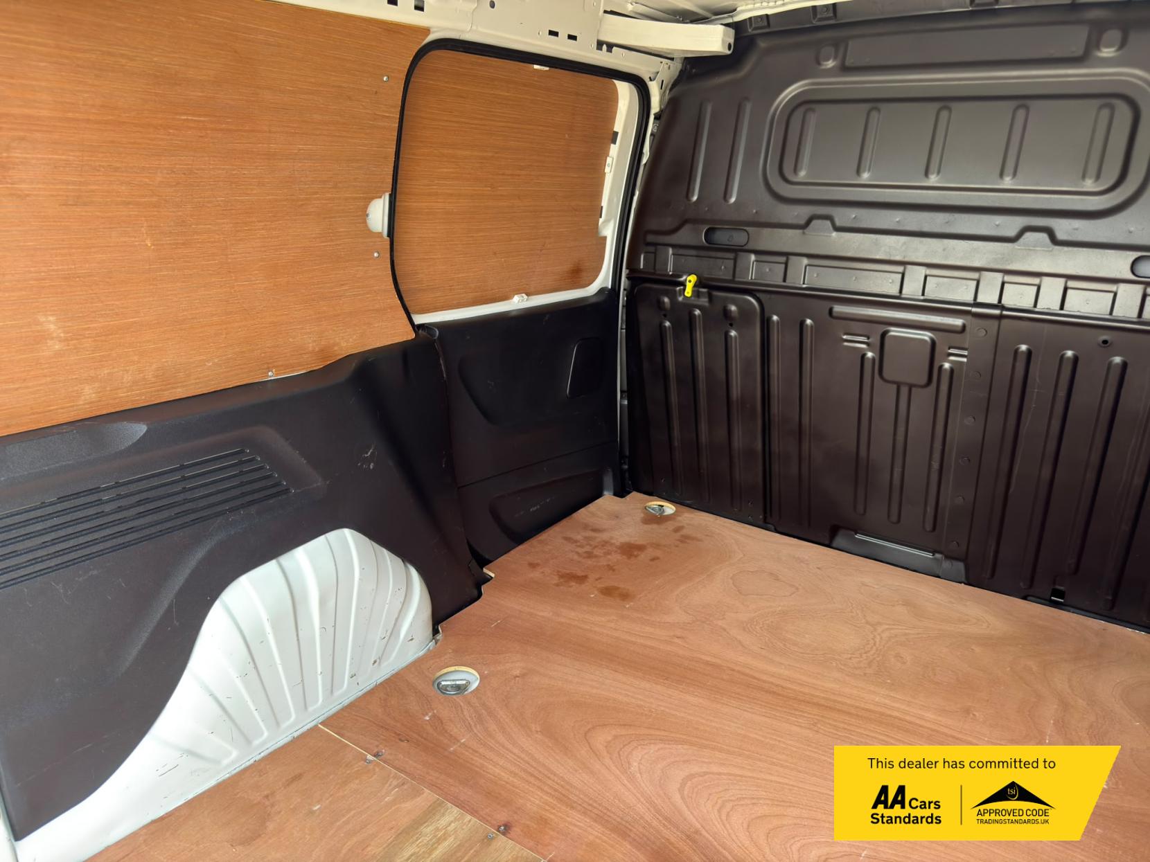 2020 Peugeot Partner 1.5 BlueHDi 1000 Professional Standard Panel Van 5dr Diesel Manual SWB Euro 6 (s/s) (100 bhp) - Thumbnail 40