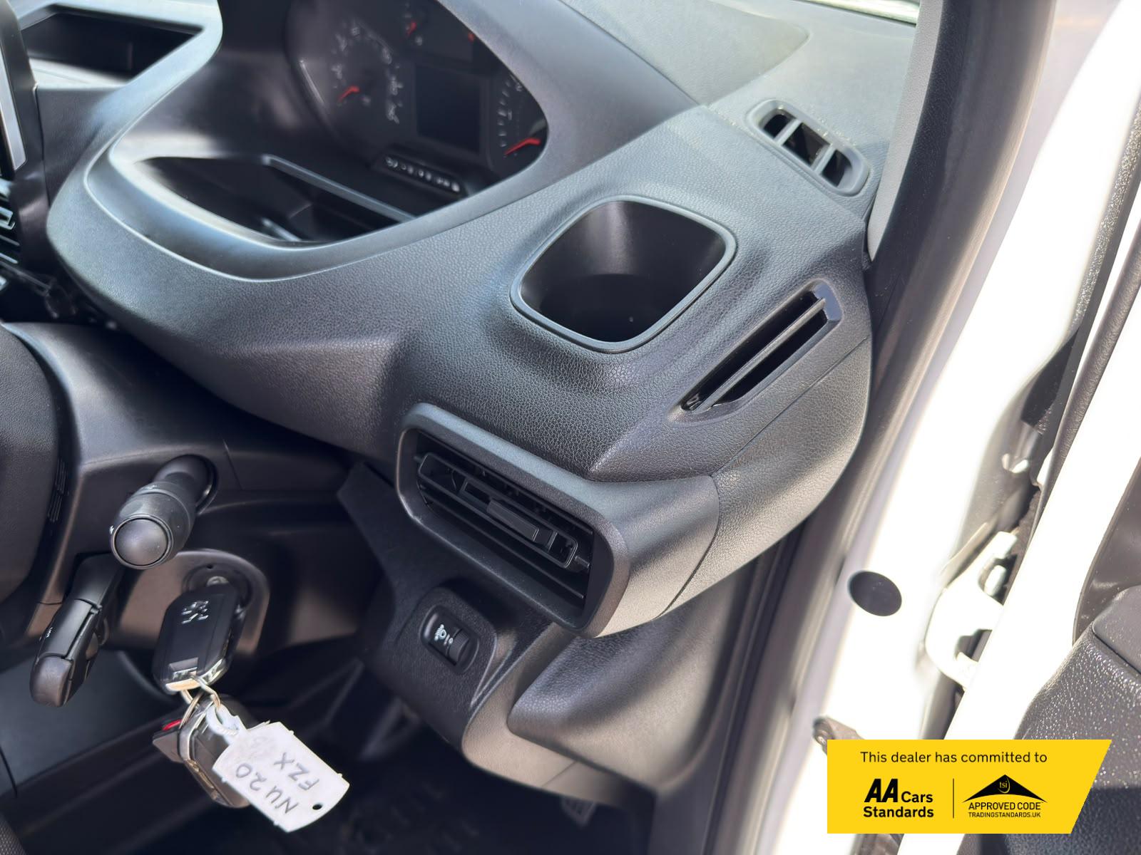 2020 Peugeot Partner 1.5 BlueHDi 1000 Professional Standard Panel Van 5dr Diesel Manual SWB Euro 6 (s/s) (100 bhp) - Thumbnail 47