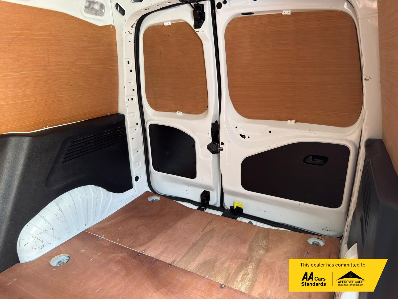 2020 Peugeot Partner 1.5 BlueHDi 1000 Professional Standard Panel Van 5dr Diesel Manual SWB Euro 6 (s/s) (100 bhp) - Thumbnail 50