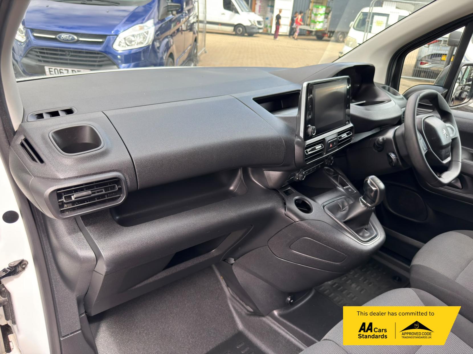 2020 Peugeot Partner 1.5 BlueHDi 1000 Professional Standard Panel Van 5dr Diesel Manual SWB Euro 6 (s/s) (100 bhp) - Thumbnail 49