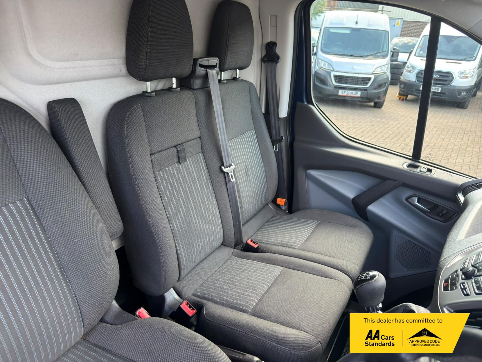 2013 Ford Transit Custom 2.2 TDCi 330 Trend Panel Van 5dr Diesel Manual L2 H1 (197 g/km, 123 bhp) - Thumbnail 38