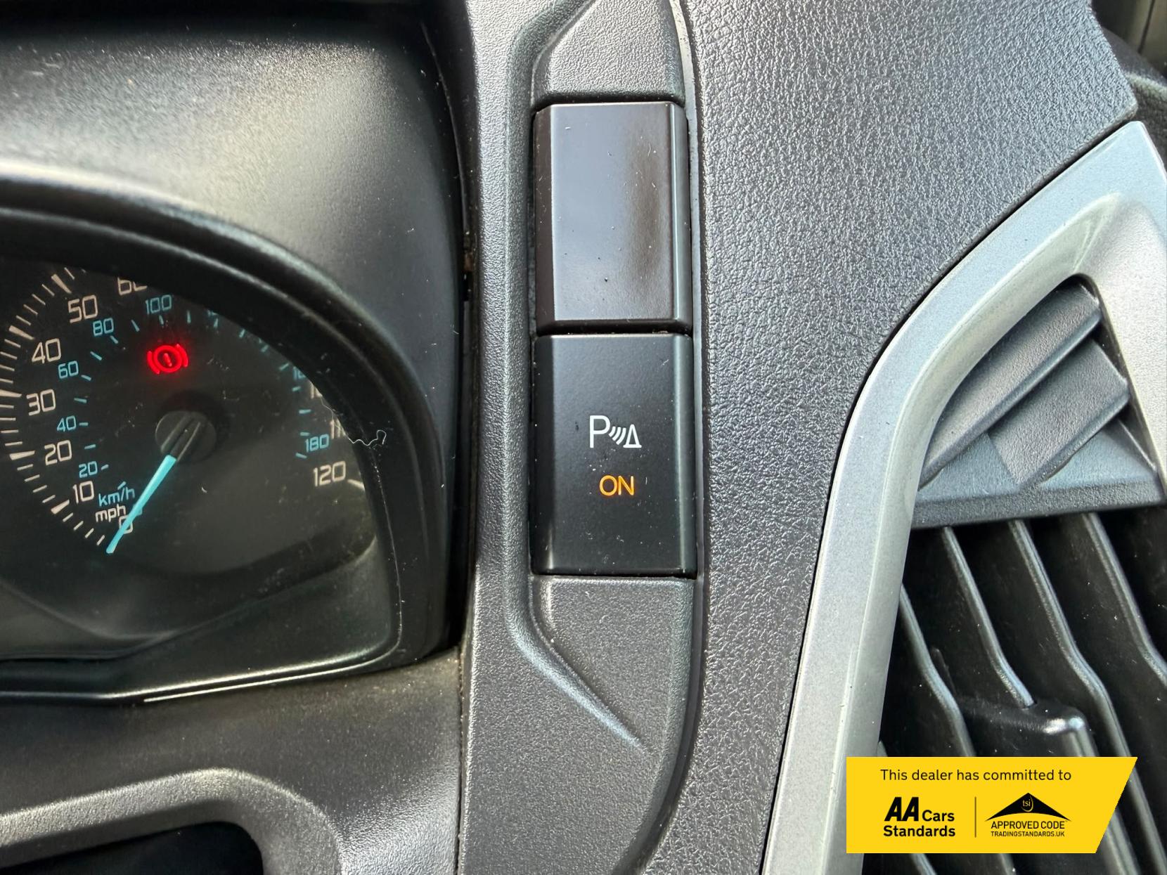 2013 Ford Transit Custom 2.2 TDCi 330 Trend Panel Van 5dr Diesel Manual L2 H1 (197 g/km, 123 bhp) - Thumbnail 34