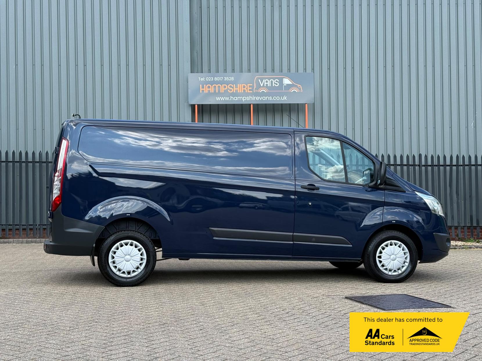 2013 Ford Transit Custom 2.2 TDCi 330 Trend Panel Van 5dr Diesel Manual L2 H1 (197 g/km, 123 bhp) - Thumbnail 7