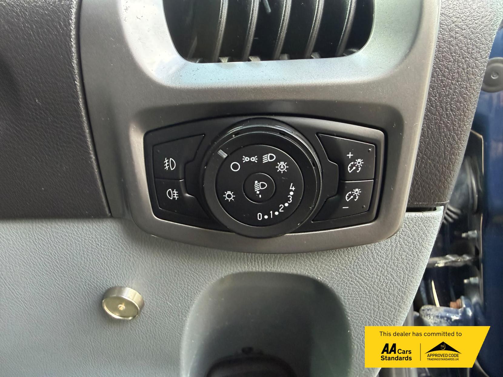 2013 Ford Transit Custom 2.2 TDCi 330 Trend Panel Van 5dr Diesel Manual L2 H1 (197 g/km, 123 bhp) - Thumbnail 49