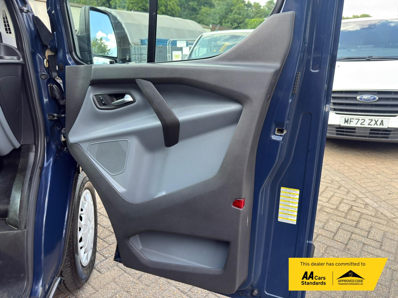 2013 Ford Transit Custom 2.2 TDCi 330 Trend Panel Van 5dr Diesel Manual L2 H1 (197 g/km, 123 bhp) - Thumbnail 53
