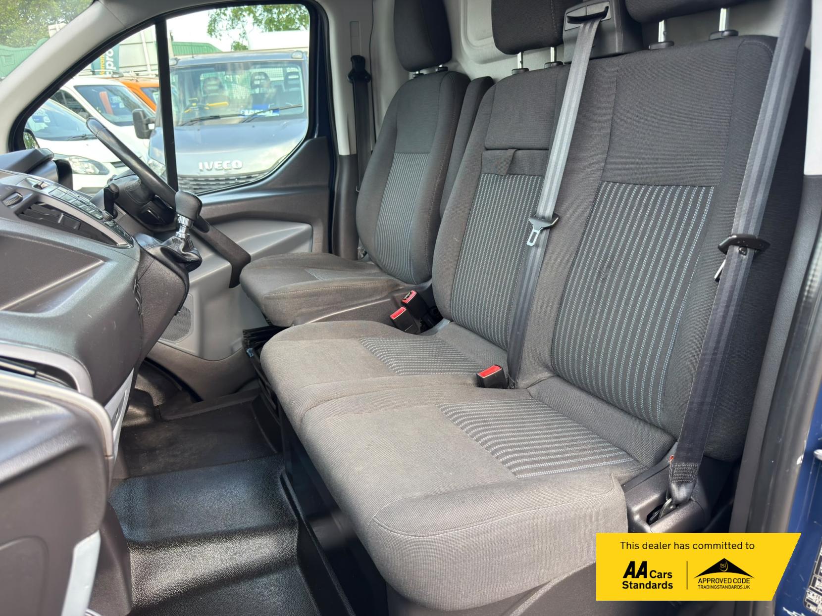 2013 Ford Transit Custom 2.2 TDCi 330 Trend Panel Van 5dr Diesel Manual L2 H1 (197 g/km, 123 bhp) - Thumbnail 40
