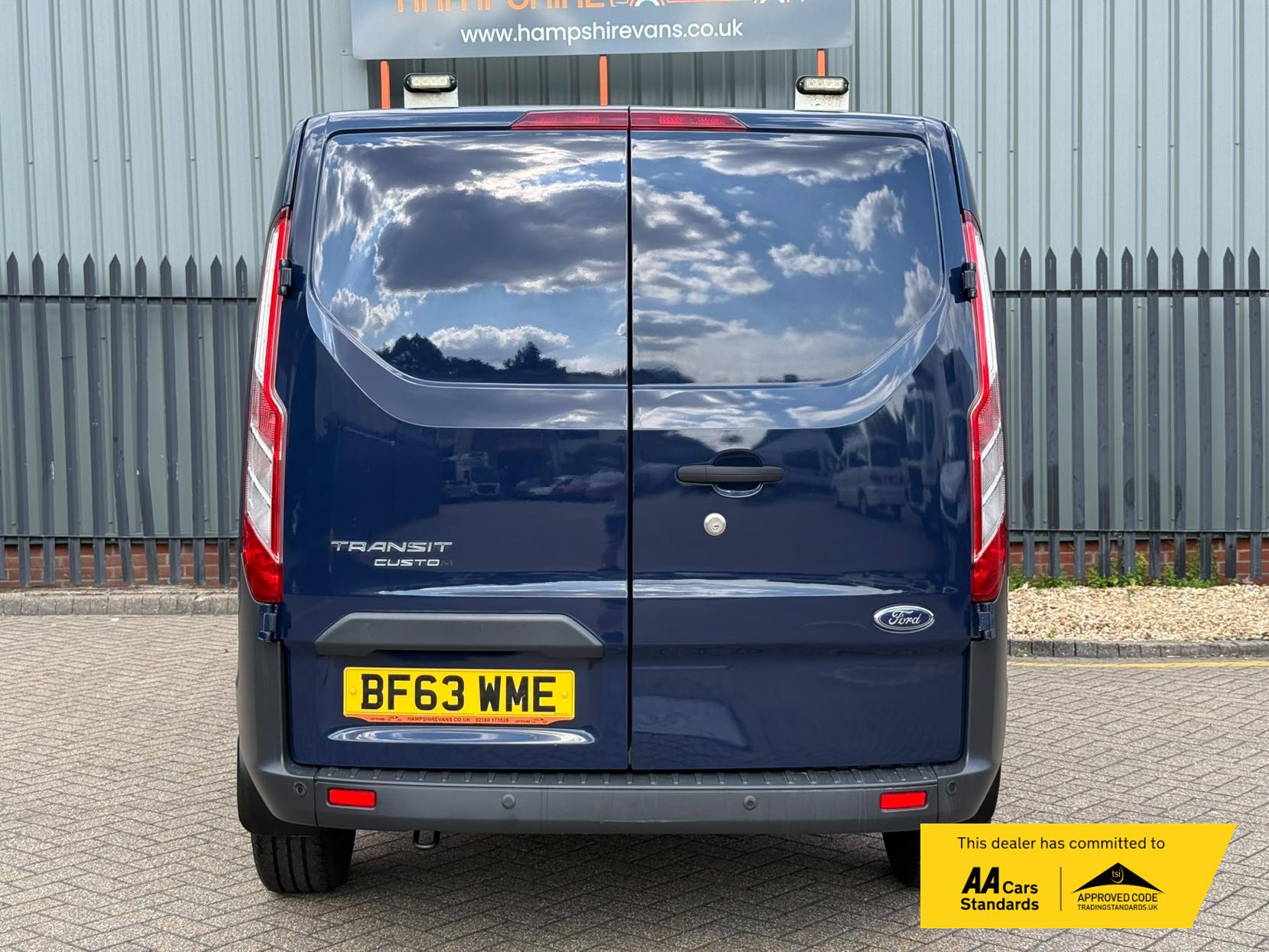 2013 Ford Transit Custom 2.2 TDCi 330 Trend Panel Van 5dr Diesel Manual L2 H1 (197 g/km, 123 bhp) - Thumbnail 9