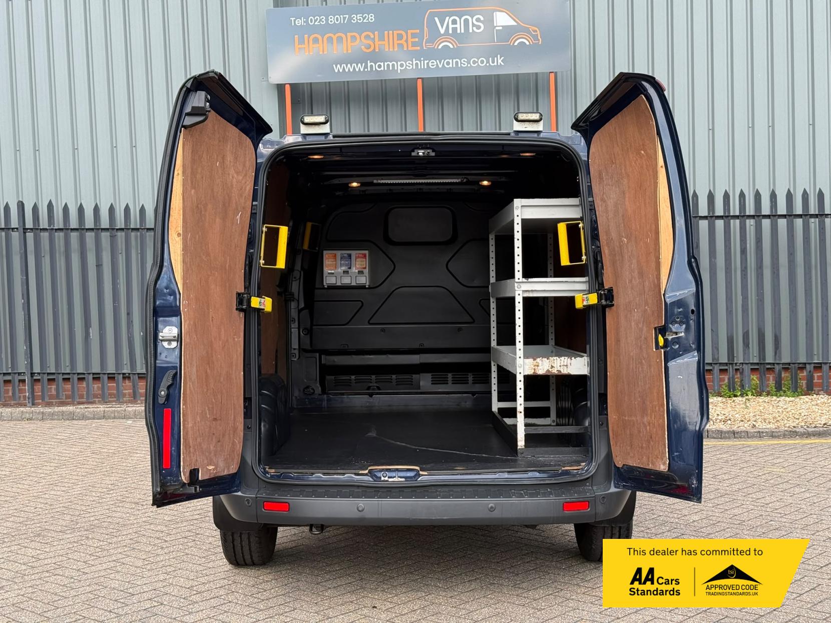 2013 Ford Transit Custom 2.2 TDCi 330 Trend Panel Van 5dr Diesel Manual L2 H1 (197 g/km, 123 bhp) - Thumbnail 10