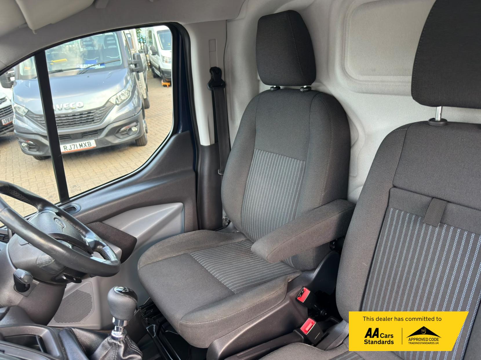 2013 Ford Transit Custom 2.2 TDCi 330 Trend Panel Van 5dr Diesel Manual L2 H1 (197 g/km, 123 bhp) - Thumbnail 41