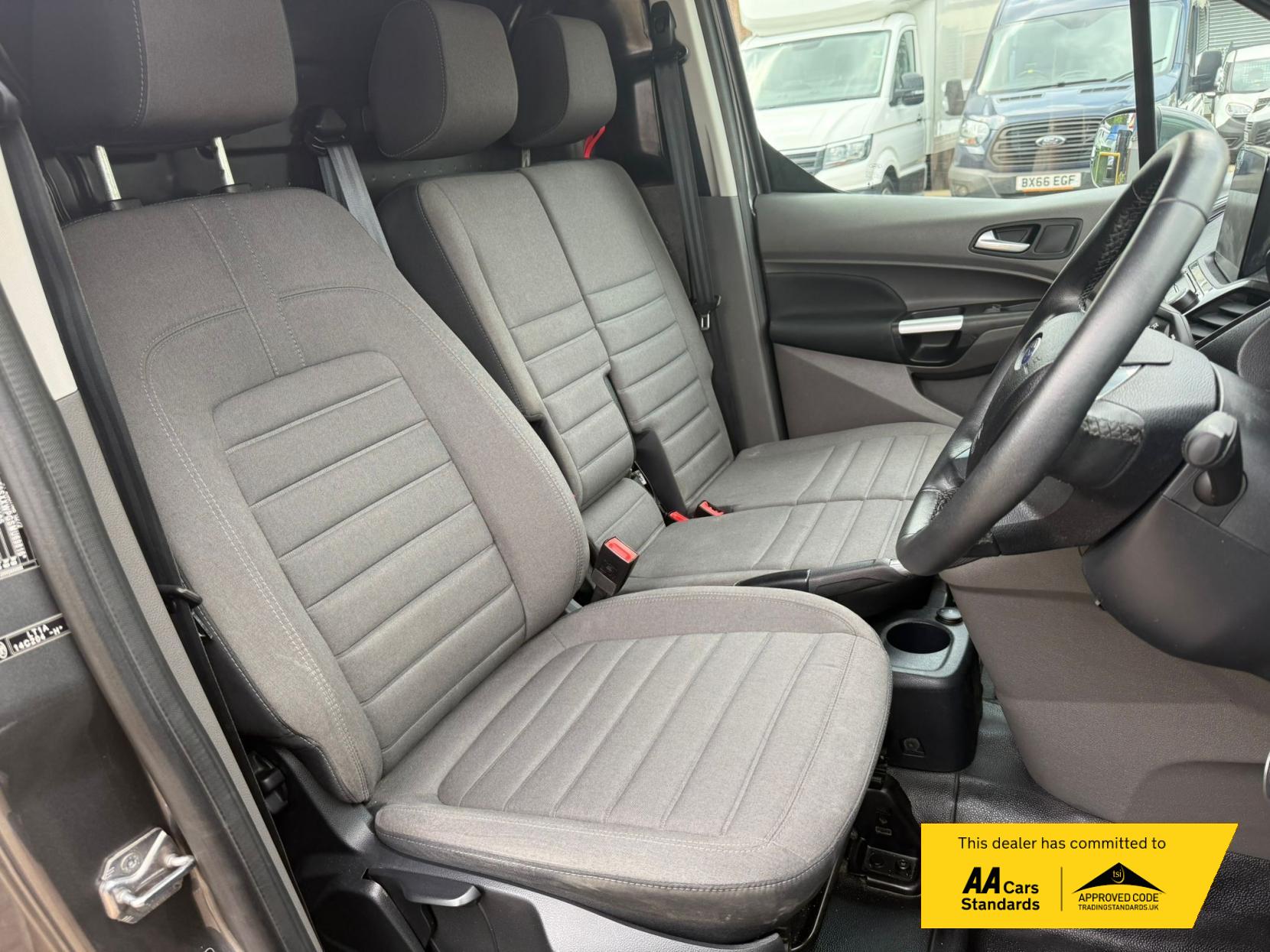 2021 Ford Transit Connect 1.5 240 EcoBlue Limited Panel Van 5dr Diesel Auto L2 Euro 6 (s/s) (120 ps) - Thumbnail 20