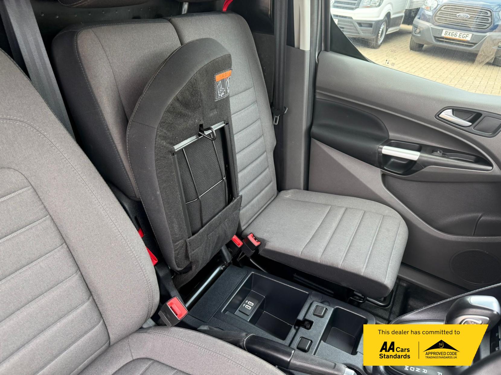 2021 Ford Transit Connect 1.5 240 EcoBlue Limited Panel Van 5dr Diesel Auto L2 Euro 6 (s/s) (120 ps) - Thumbnail 25