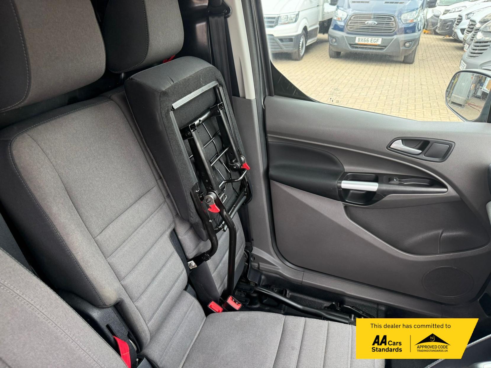 2021 Ford Transit Connect 1.5 240 EcoBlue Limited Panel Van 5dr Diesel Auto L2 Euro 6 (s/s) (120 ps) - Thumbnail 29