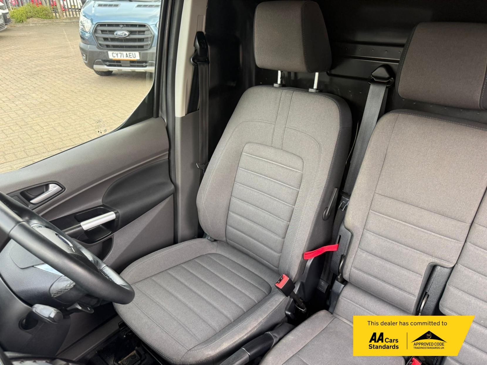 2021 Ford Transit Connect 1.5 240 EcoBlue Limited Panel Van 5dr Diesel Auto L2 Euro 6 (s/s) (120 ps) - Thumbnail 19