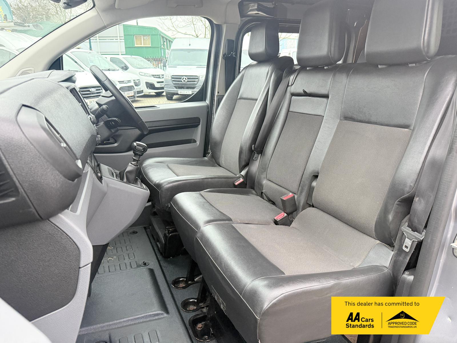 Peugeot Expert 1.5 BlueHDi 1000 Professional Compact Panel Van 6dr Diesel Manual SWB Euro 6 (s/s) (100 bhp)