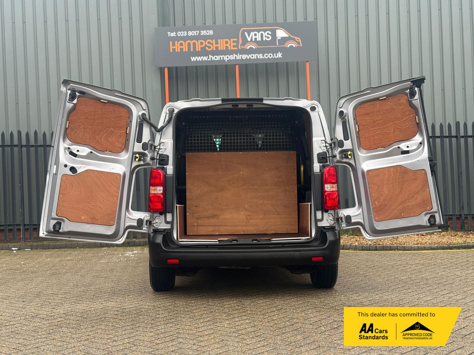 Peugeot Expert 1.5 BlueHDi 1000 Professional Compact Panel Van 6dr Diesel Manual SWB Euro 6 (s/s) (100 bhp)