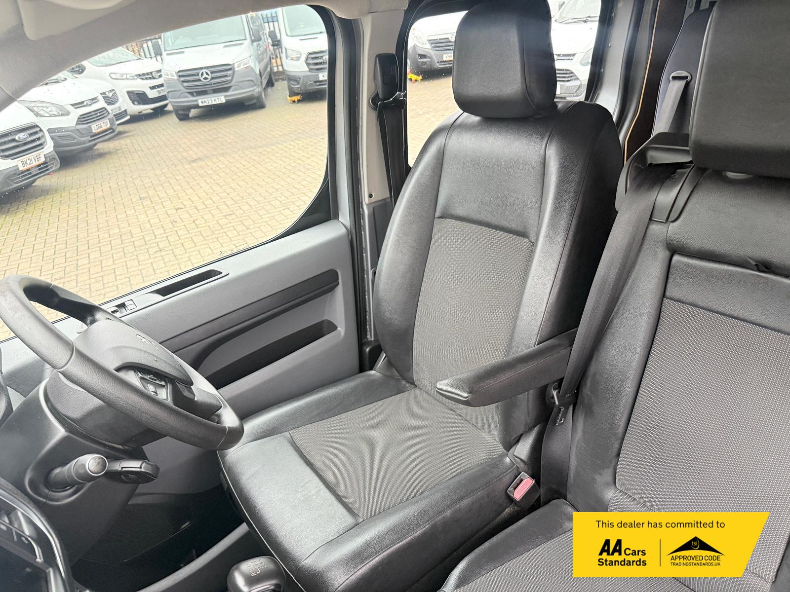 Peugeot Expert 1.5 BlueHDi 1000 Professional Compact Panel Van 6dr Diesel Manual SWB Euro 6 (s/s) (100 bhp)