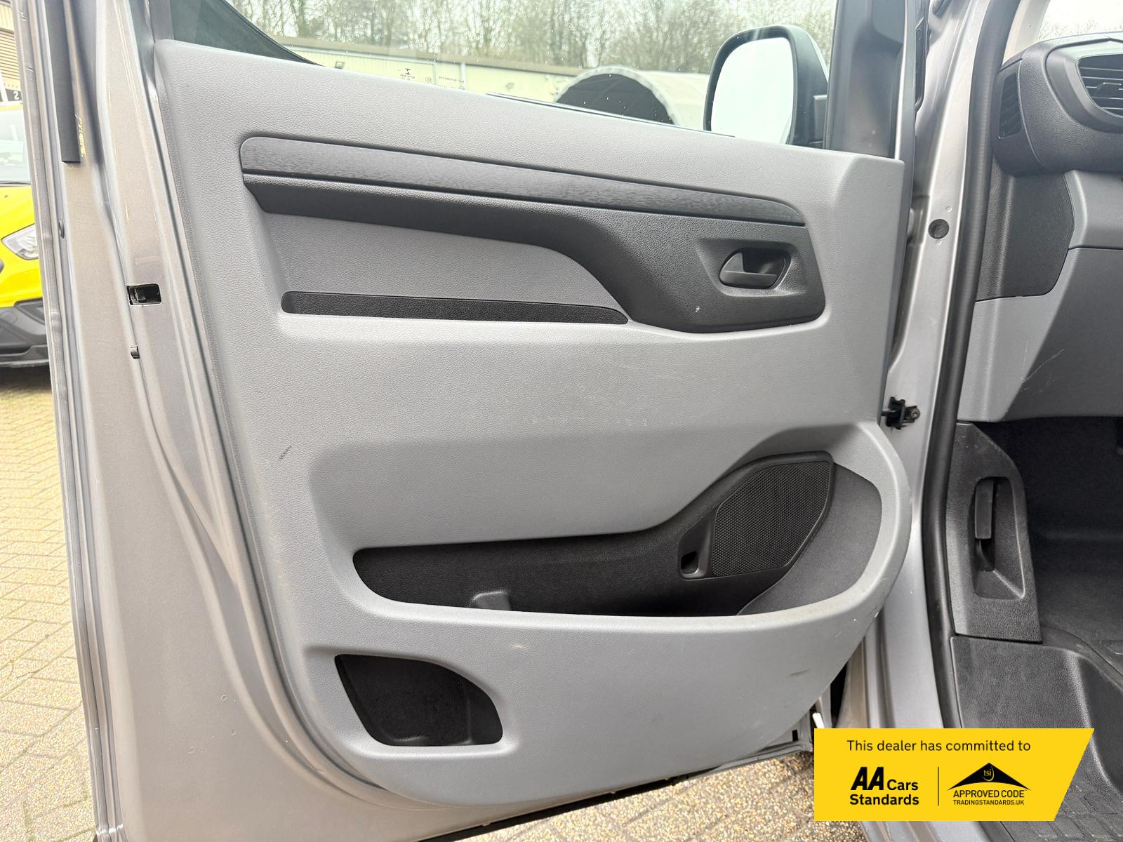 Peugeot Expert 1.5 BlueHDi 1000 Professional Compact Panel Van 6dr Diesel Manual SWB Euro 6 (s/s) (100 bhp)