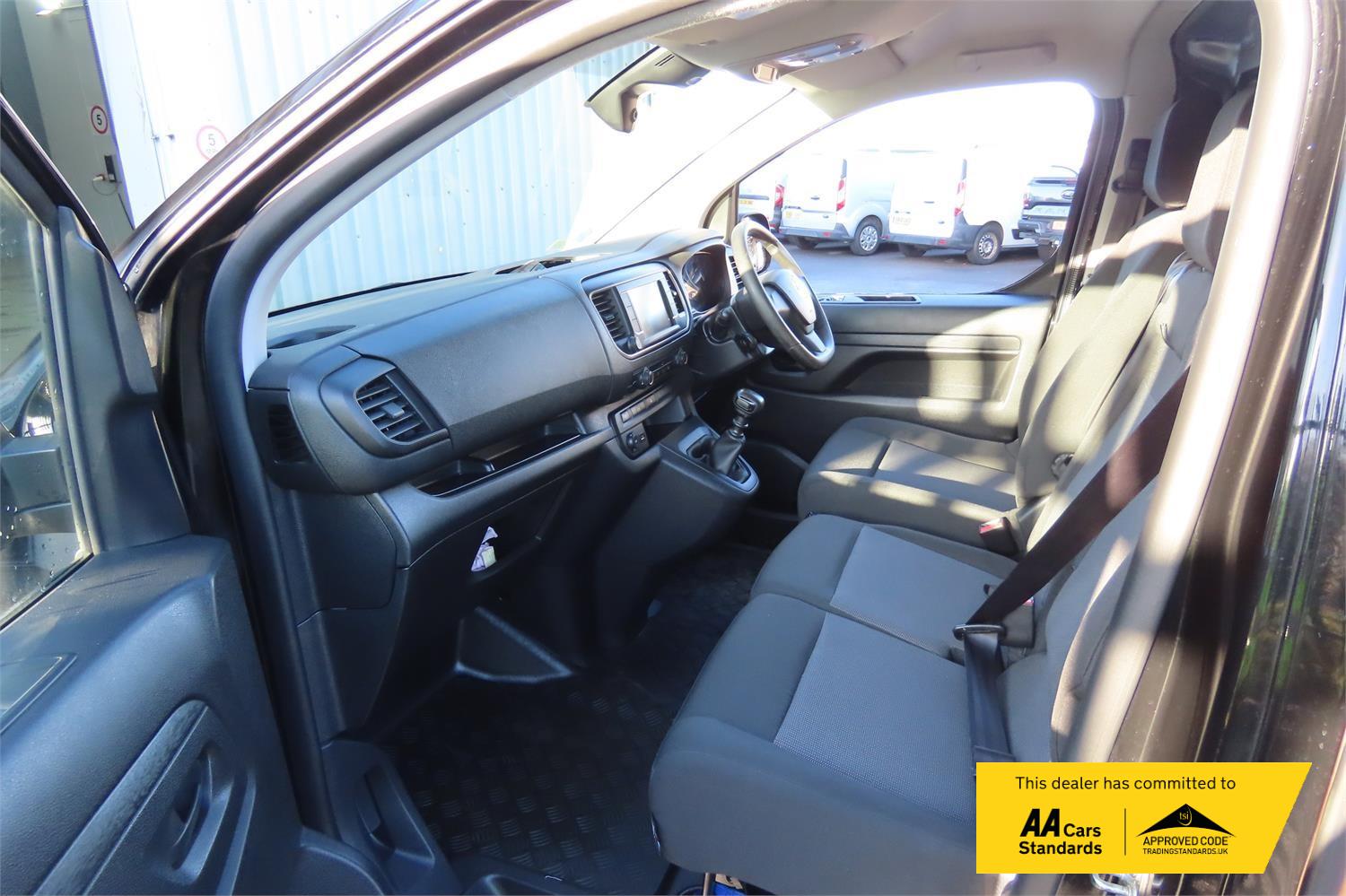 Vauxhall Vivaro 1.5 Turbo D 2700 Pro Panel Van 6dr Diesel Manual L1 H1 Euro 6 (s/s) (120 ps)