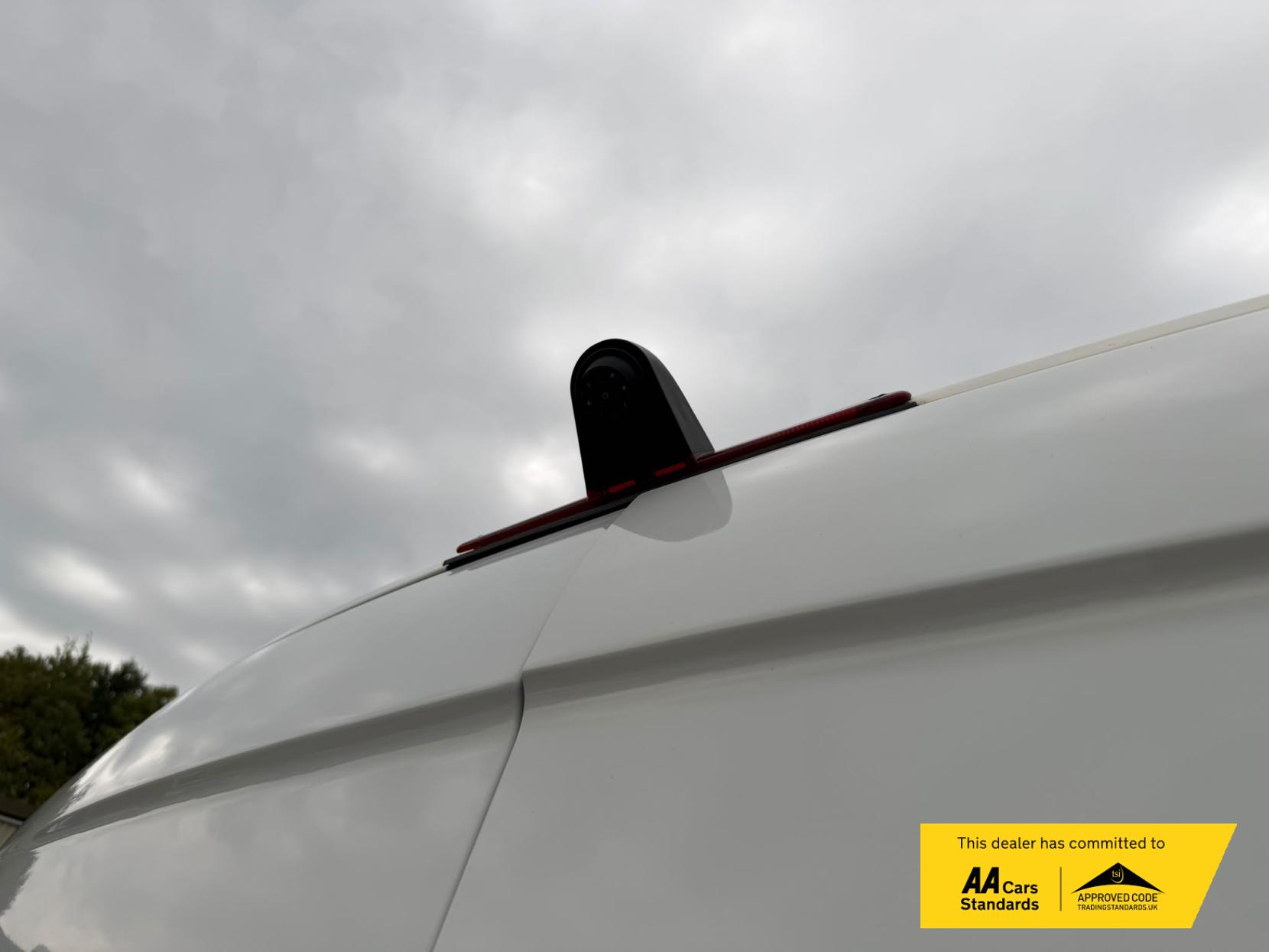 2015 Mercedes-Benz Sprinter 2.1 310 CDi Panel Van 4dr Diesel Manual RWD L3 H3 (240 g/km, 95 bhp) - Thumbnail 25