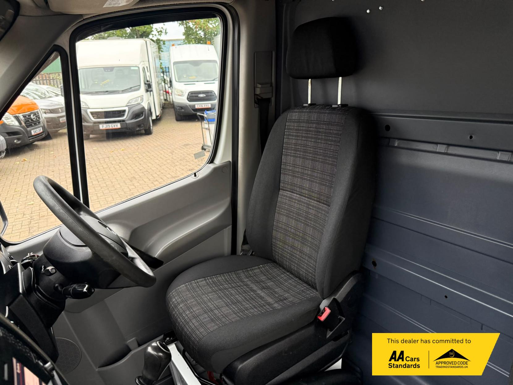 2015 Mercedes-Benz Sprinter 2.1 310 CDi Panel Van 4dr Diesel Manual RWD L3 H3 (240 g/km, 95 bhp) - Thumbnail 38