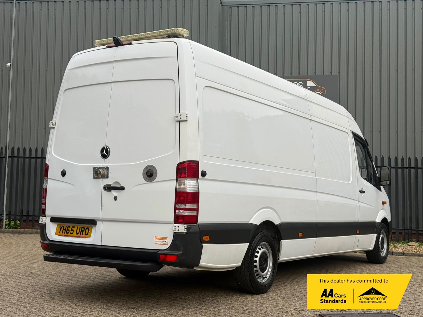 2015 Mercedes-Benz Sprinter 2.1 310 CDi Panel Van 4dr Diesel Manual RWD L3 H3 (240 g/km, 95 bhp) - Thumbnail 4
