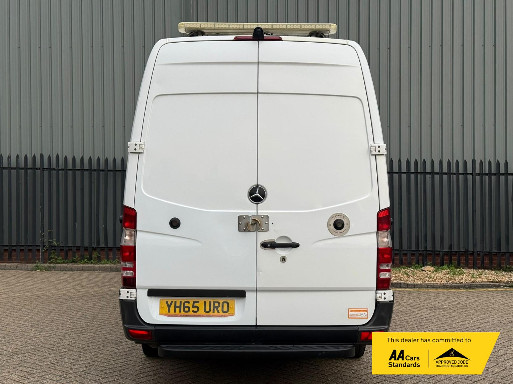 2015 Mercedes-Benz Sprinter 2.1 310 CDi Panel Van 4dr Diesel Manual RWD L3 H3 (240 g/km, 95 bhp) - Thumbnail 9
