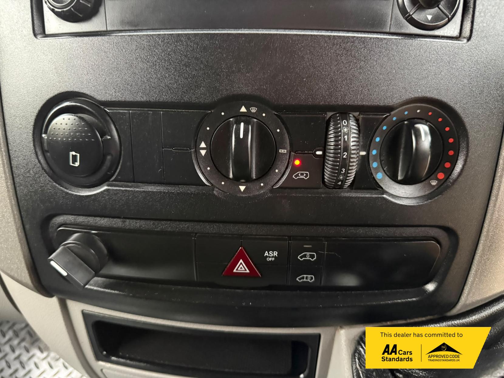 2015 Mercedes-Benz Sprinter 2.1 310 CDi Panel Van 4dr Diesel Manual RWD L3 H3 (240 g/km, 95 bhp) - Thumbnail 26