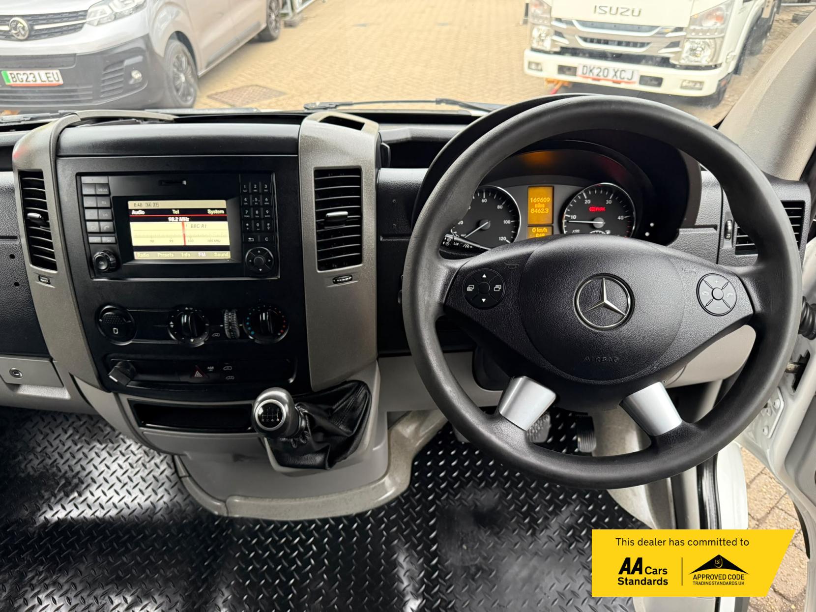 2015 Mercedes-Benz Sprinter 2.1 310 CDi Panel Van 4dr Diesel Manual RWD L3 H3 (240 g/km, 95 bhp) - Thumbnail 21